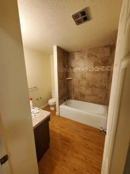 Building Photo - 22137 Huron River Dr