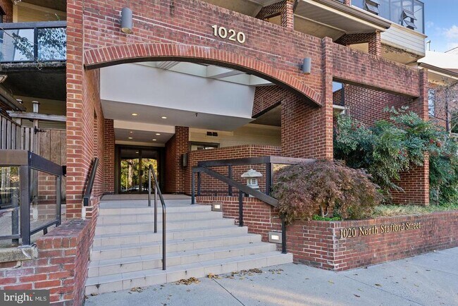 Building Photo - 1020 N Stafford St