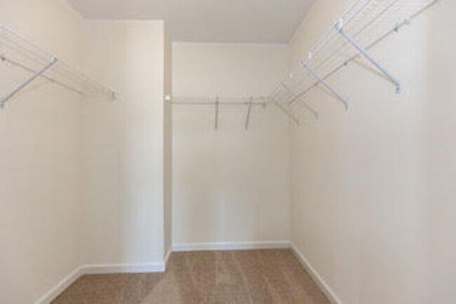 Building Photo - Spacious End Unit-Townhome in Hockessin’s ...