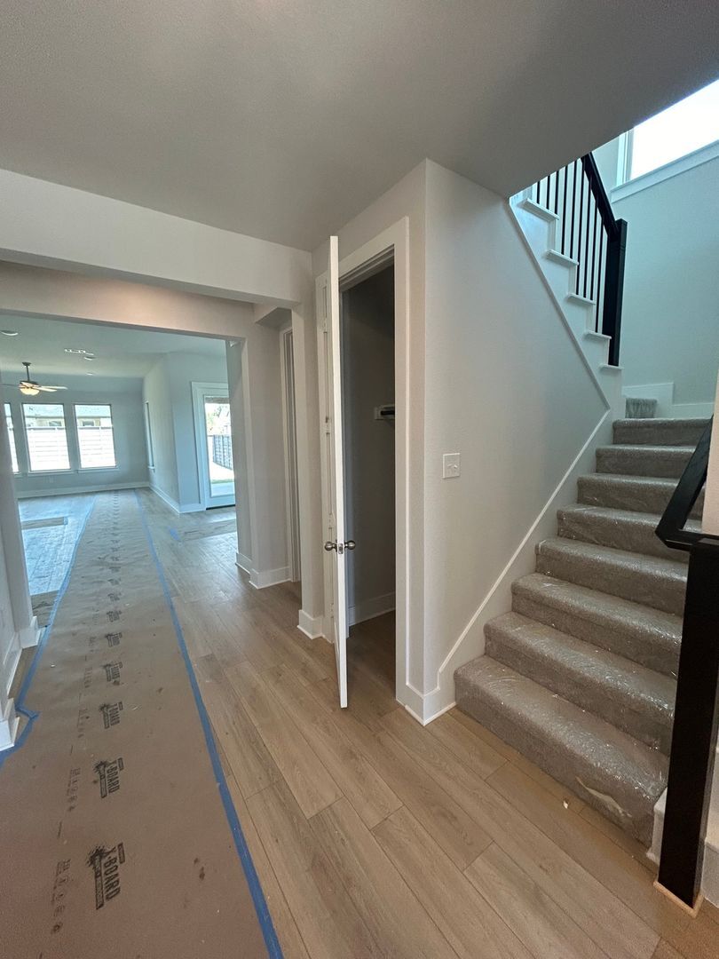 Building Photo - 7100 Dragonfly Ln