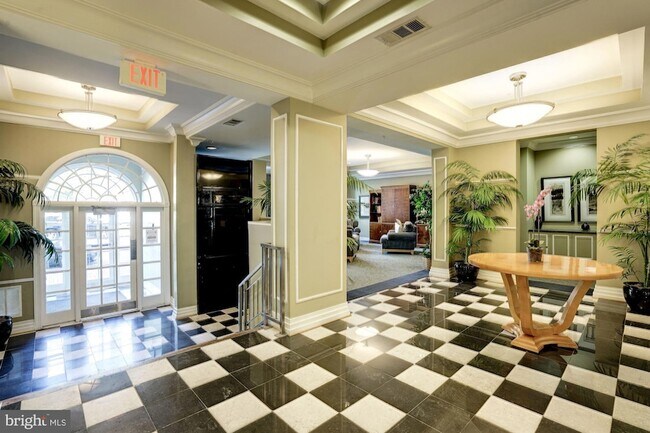 Building Photo - 4950 Brenman Park Dr