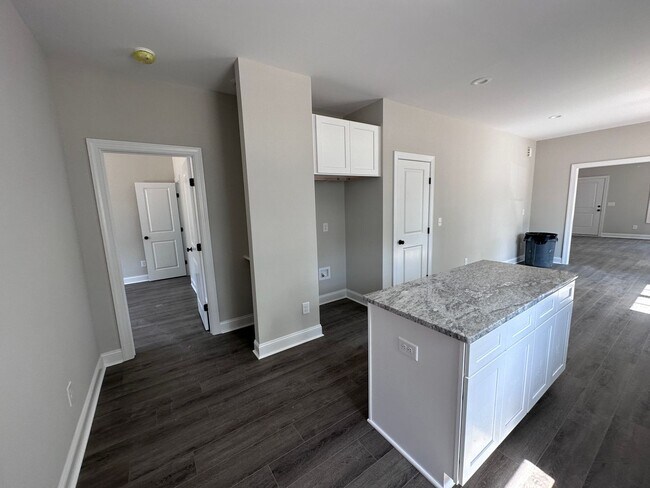Building Photo - 4308 Peachtree Ave