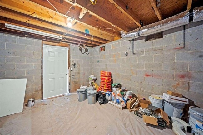 Building Photo - 6147 Allen Ivey Rd