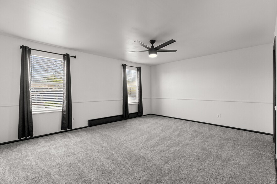 Building Photo - 16562 E Louisiana Dr