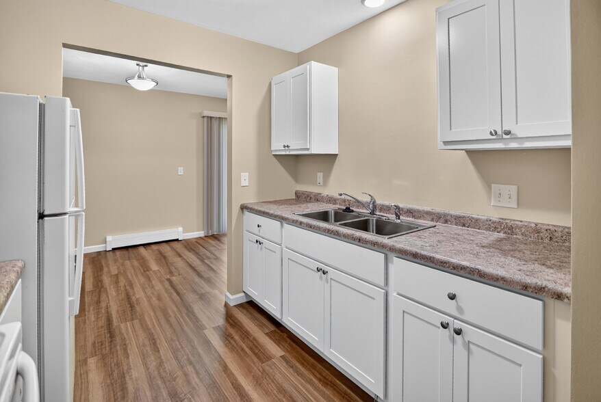 Building Photo - 5110 Pebblebrook Dr