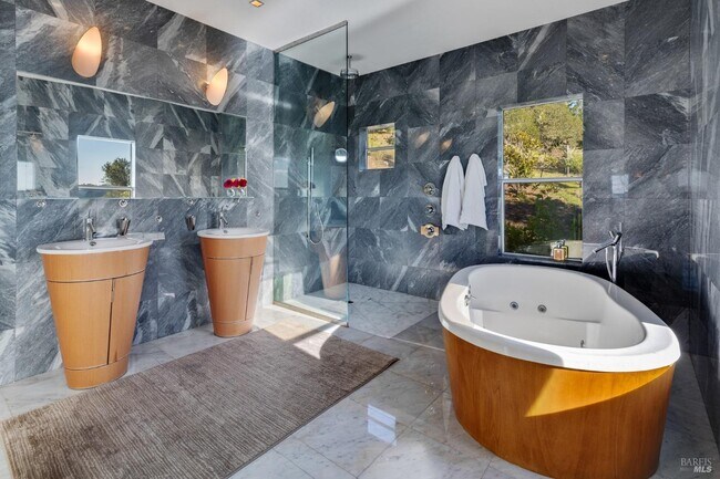 Primary Photo - 675 Shiloh Canyon