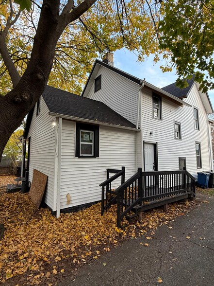 Building Photo - 3202 Bradwell Ave