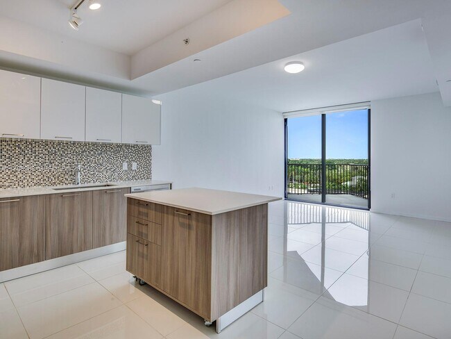 Building Photo - 5300 Paseo Blvd