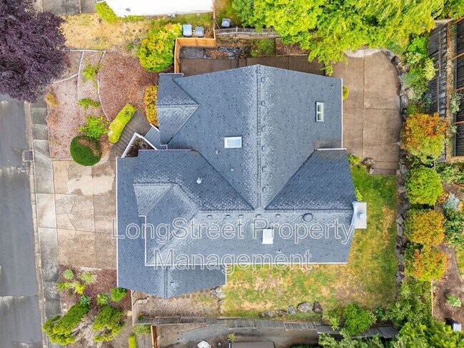 Building Photo - 15926 SW Hampshire Terrace