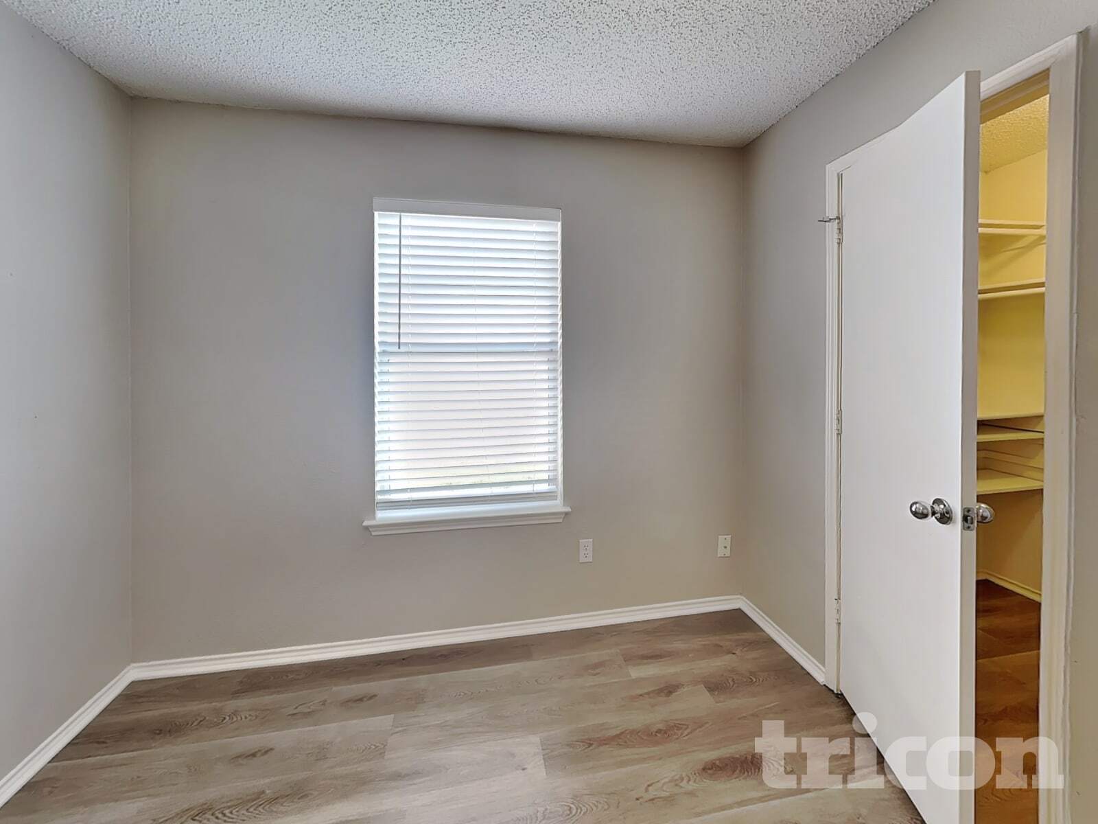 Building Photo - 327 Moss Hill Dr
