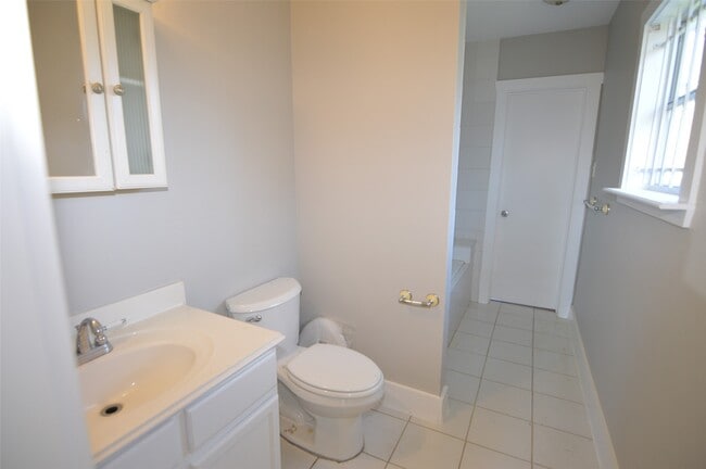 Building Photo - 2714 Holman St