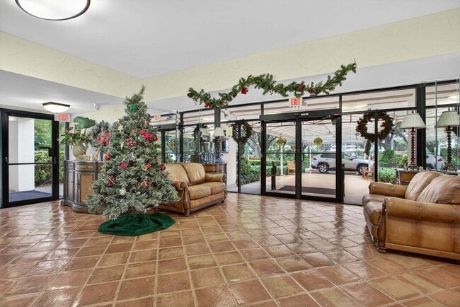 Building Photo - 3503 Oaks Way