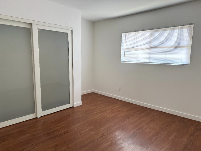 Building Photo - 963 Edgecliffe Dr