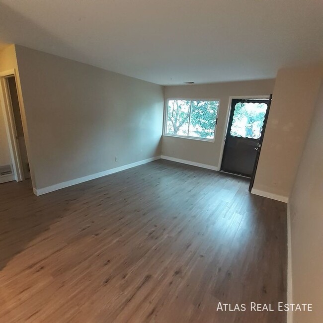 Building Photo - Free 50’ TV with Signed Lease