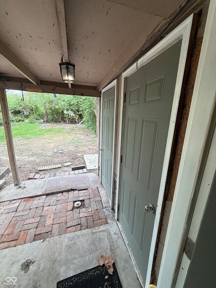 Building Photo - 10633 Central Ave