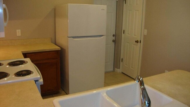 Building Photo - 655 Margie Dr