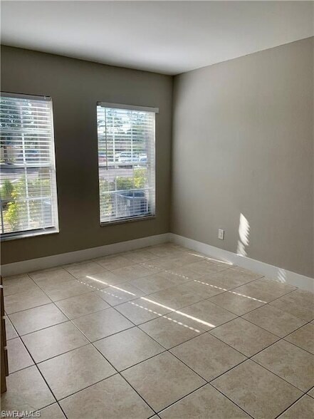 Building Photo - 116 Santa Clara Dr