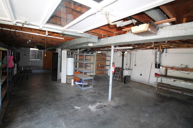 Building Photo - 2906 Brigadoon Pkwy