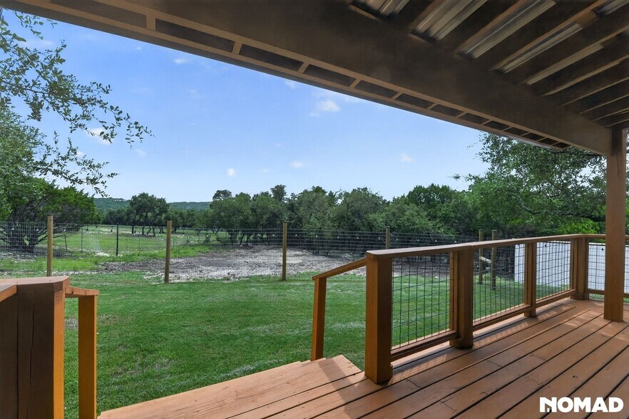 Building Photo - 1130 Circle Acres