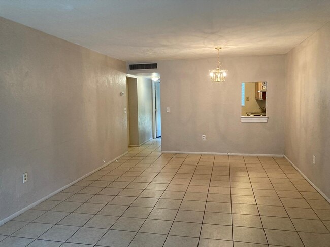 Building Photo - 609 SW 75th St