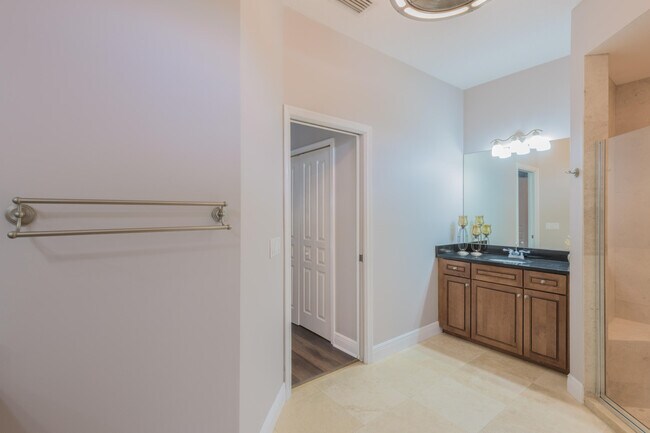 Building Photo - 3315 SE W Snow Rd