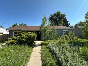 Building Photo - Great Location! Charming Ranch in Universi...
