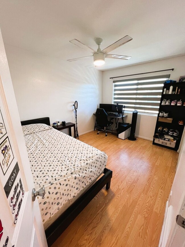 Building Photo - Updated 2 Bedroom, 1 Bath in North Park w/...