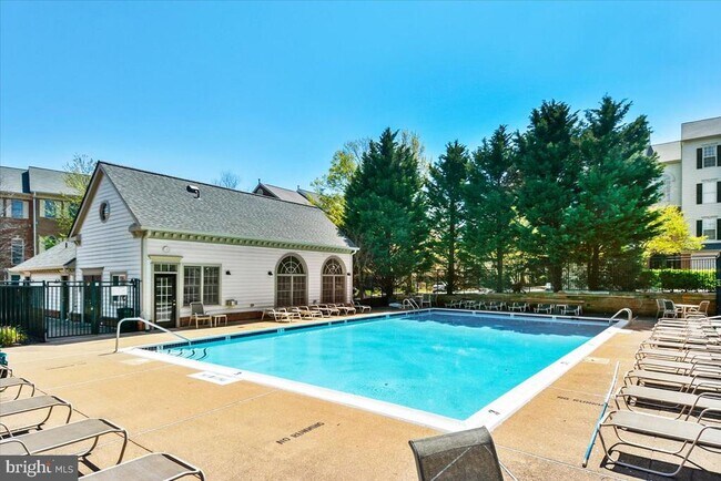 Building Photo - 4663 Kirkland Pl