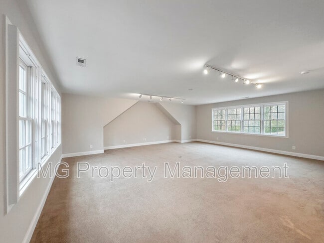 Building Photo - 4023 Arbor Way