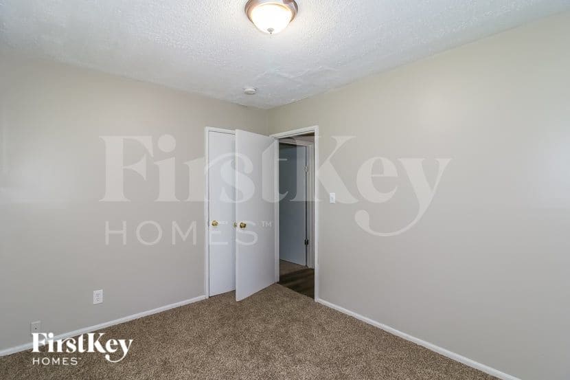 Building Photo - 1836 Evans Dr SW