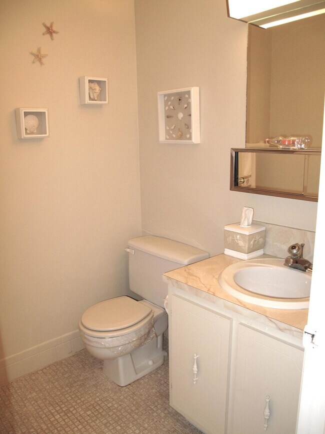 Building Photo - 14500 Canalview Dr