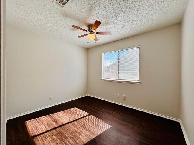 Building Photo - 9303 Kempler Dr