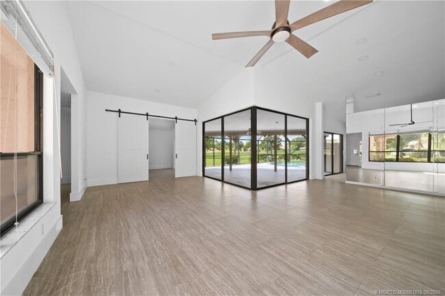 Building Photo - 2284 SW Spoonbill Dr