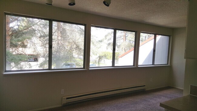 Primary Photo - 1 bedroom 1 bath upstairs apartment