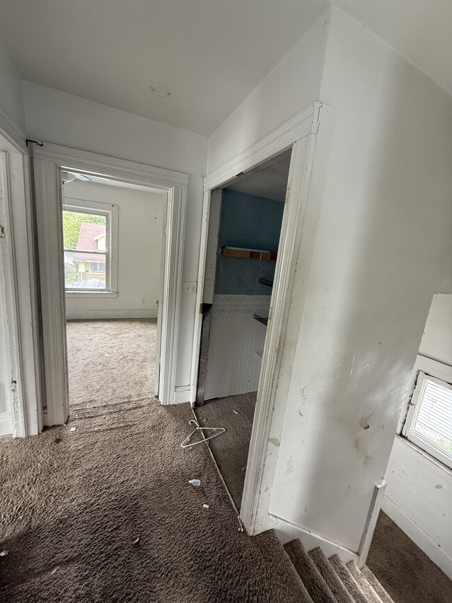 Building Photo - 4112 Caroline Ave