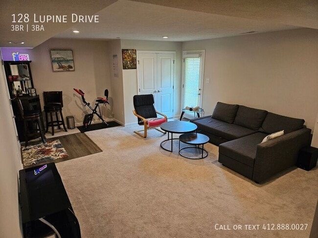 Building Photo - 128 Lupine Dr