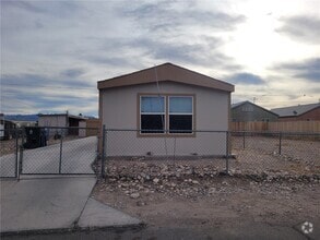 Building Photo - 1884 Montclair Dr