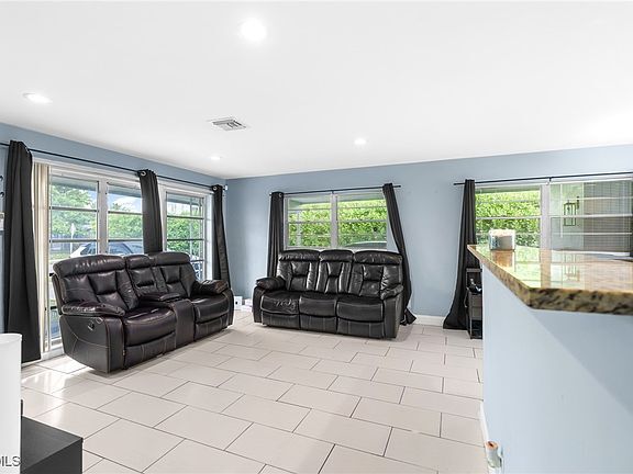 Building Photo - 1475 7th St