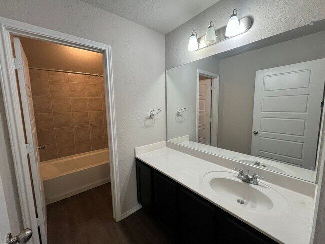 Building Photo - 7923 Navarro Mls