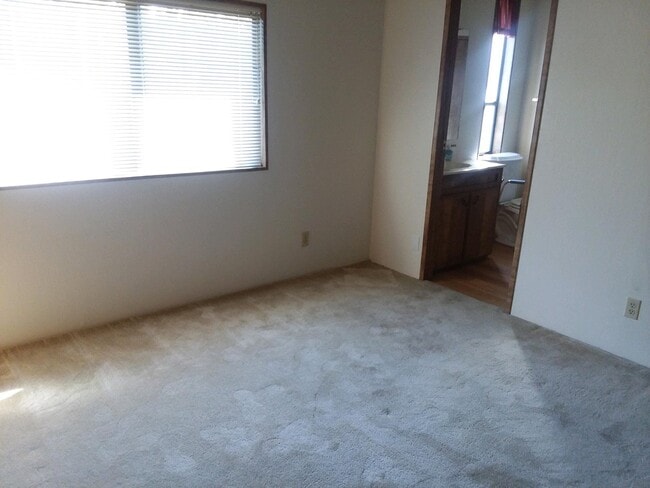Building Photo - 2 Bedroom/2 Bath Modular Home Available Now!