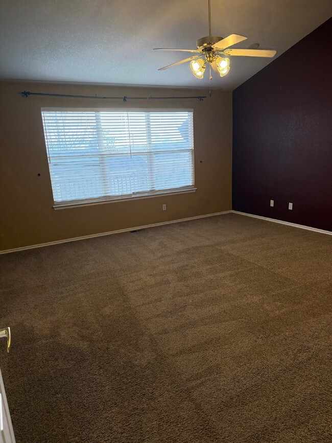 Building Photo - "Charming Thornton Retreat: Spacious 3-Bed, 3-Bath Home with 1,859 Sq Ft of Comfort!"