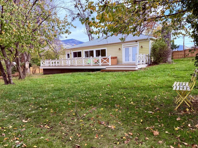 Building Photo - 2099 Emigrant Creek Rd