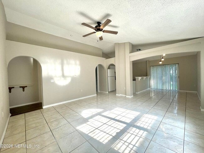 Building Photo - 7329 Lawn Tennis Ln