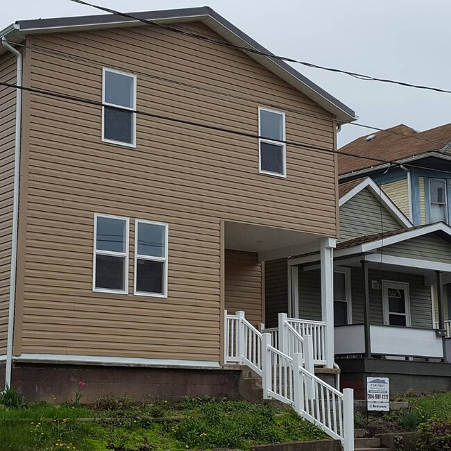 1042 Broadway St 1042 Broadway St Martins Ferry OH 43935 Apartment