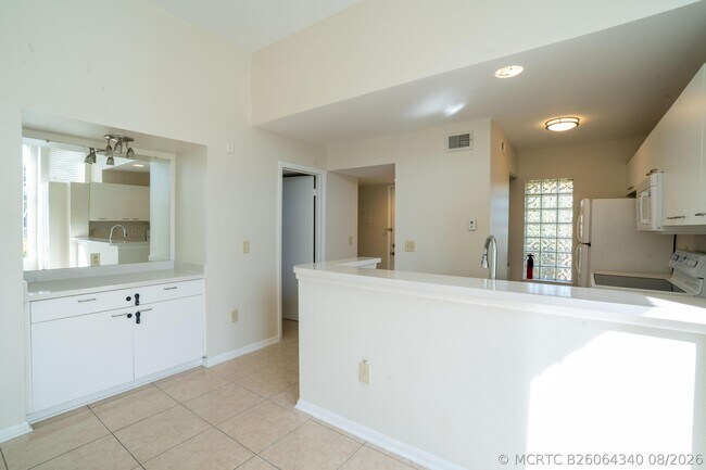 Building Photo - 4791 Via Palm Lakes