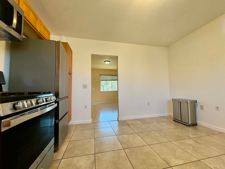 Building Photo - 2731 Chestnut St