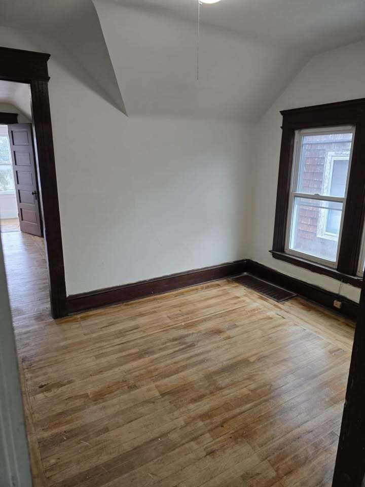 Building Photo - 110 Schuler St