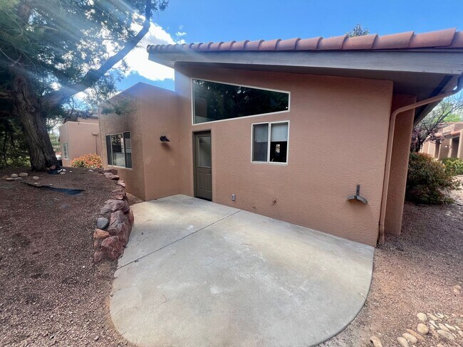 Building Photo - Unfurnished, 1-year long-term rental, Procure Only