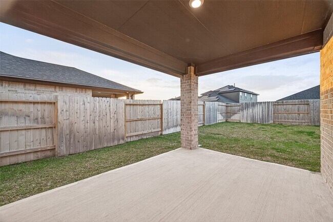 Building Photo - 27410 Oceanus Springs Dr