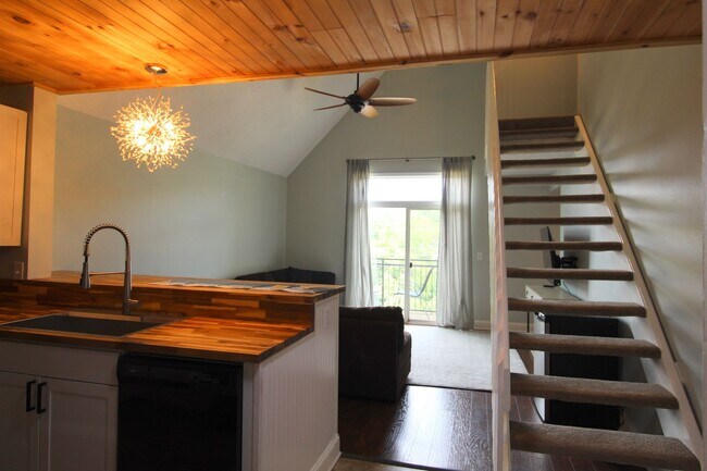 Building Photo - 1330 Hunters Rd